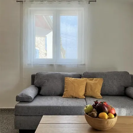 Lorun 47 Apartment *