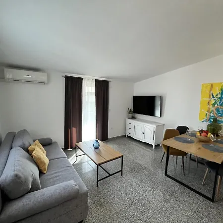 Lorun 47 Apartment *